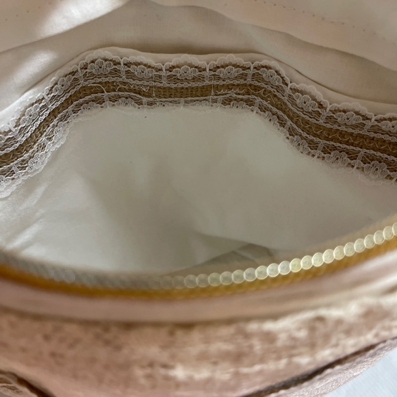 Hand Crafted Boho White Lace Bucket Bag NWT - Picture 11 of 16